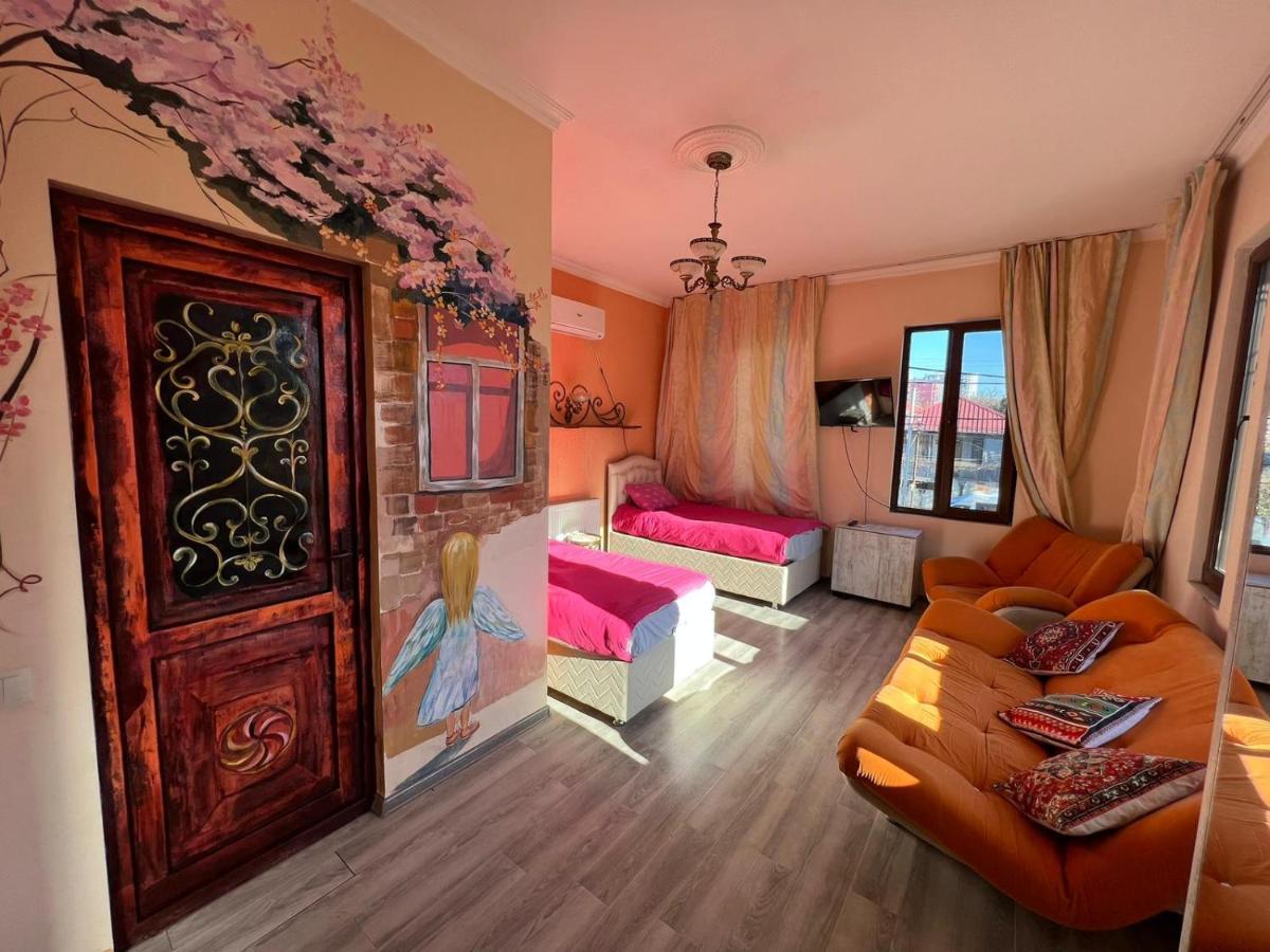 Batumi Wonderland Guest House Exterior foto
